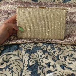 Champagne clutch